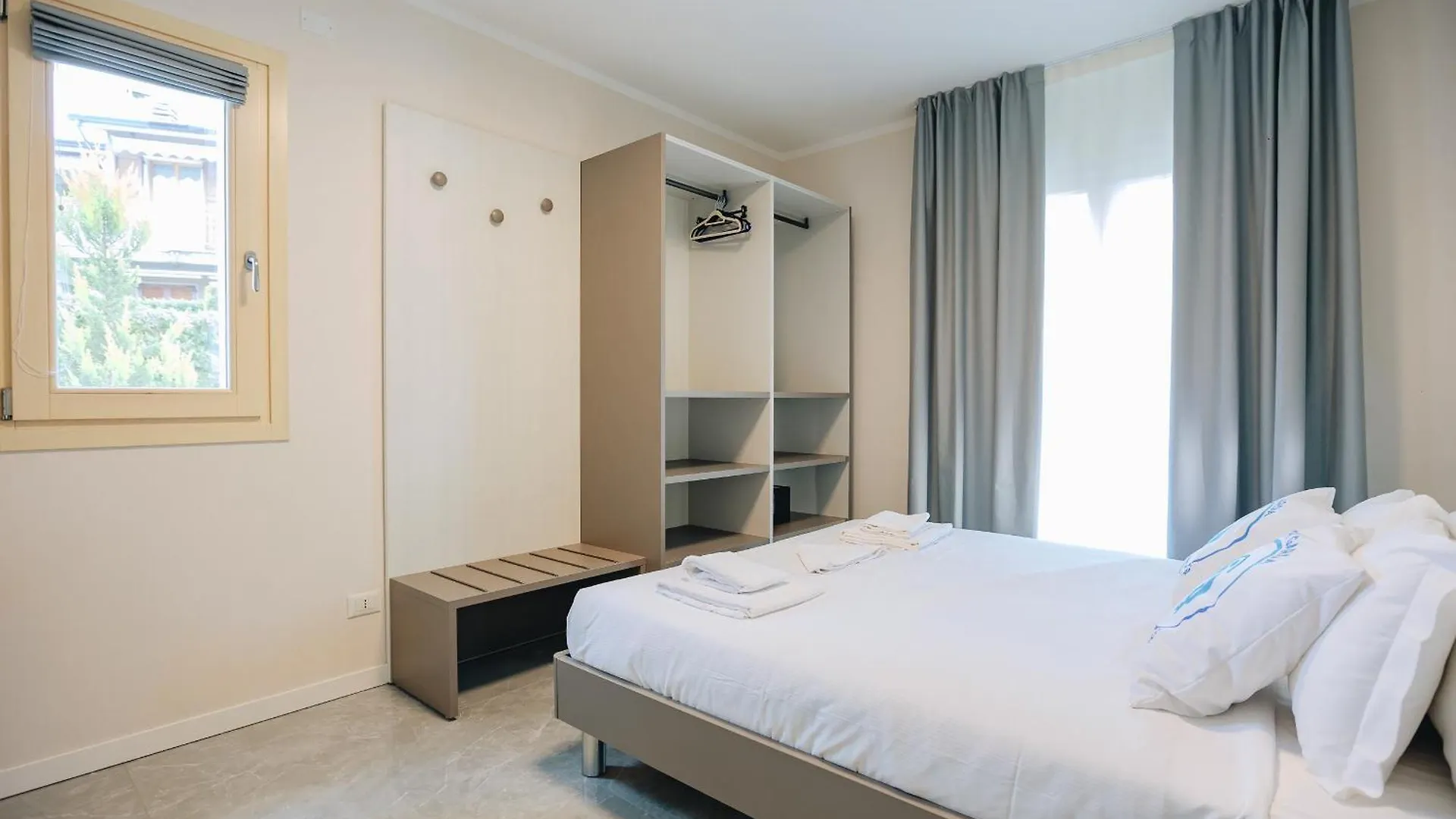 פסקיארה דל גארדה Ranalli Apartments Sole & Luna  פסקיארה דל גארדה